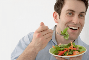 comer salada de legumes durante o tratamento da prostatite